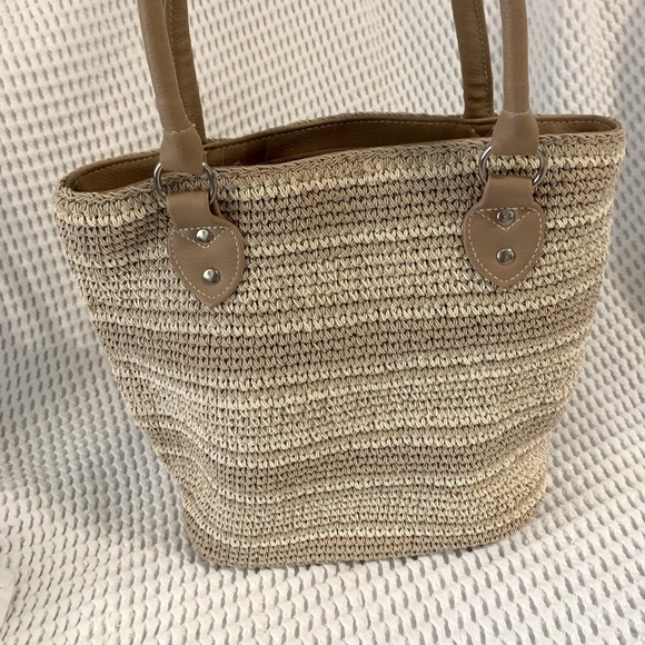 Woven hand bag with leather handles - Picture 2 of 5